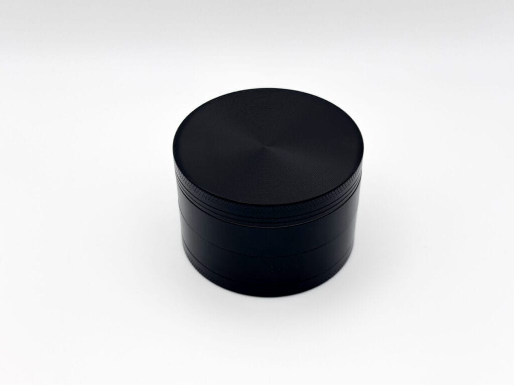closed black 4 piece grinder